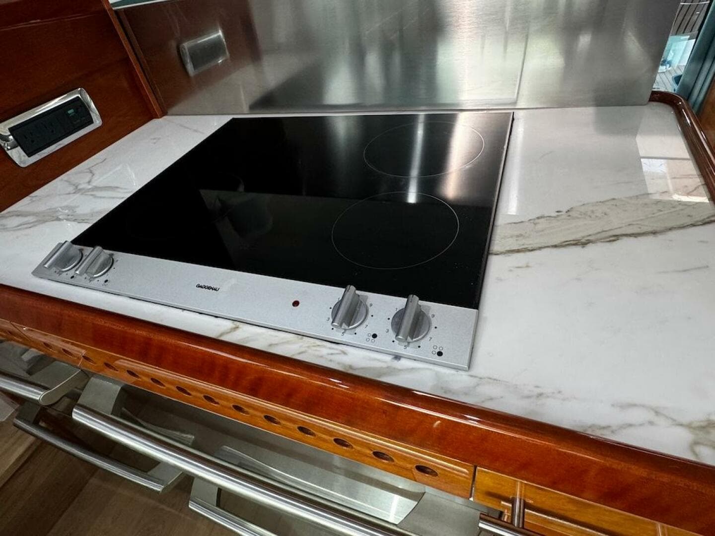 2009 Aicon 64 — photo 87