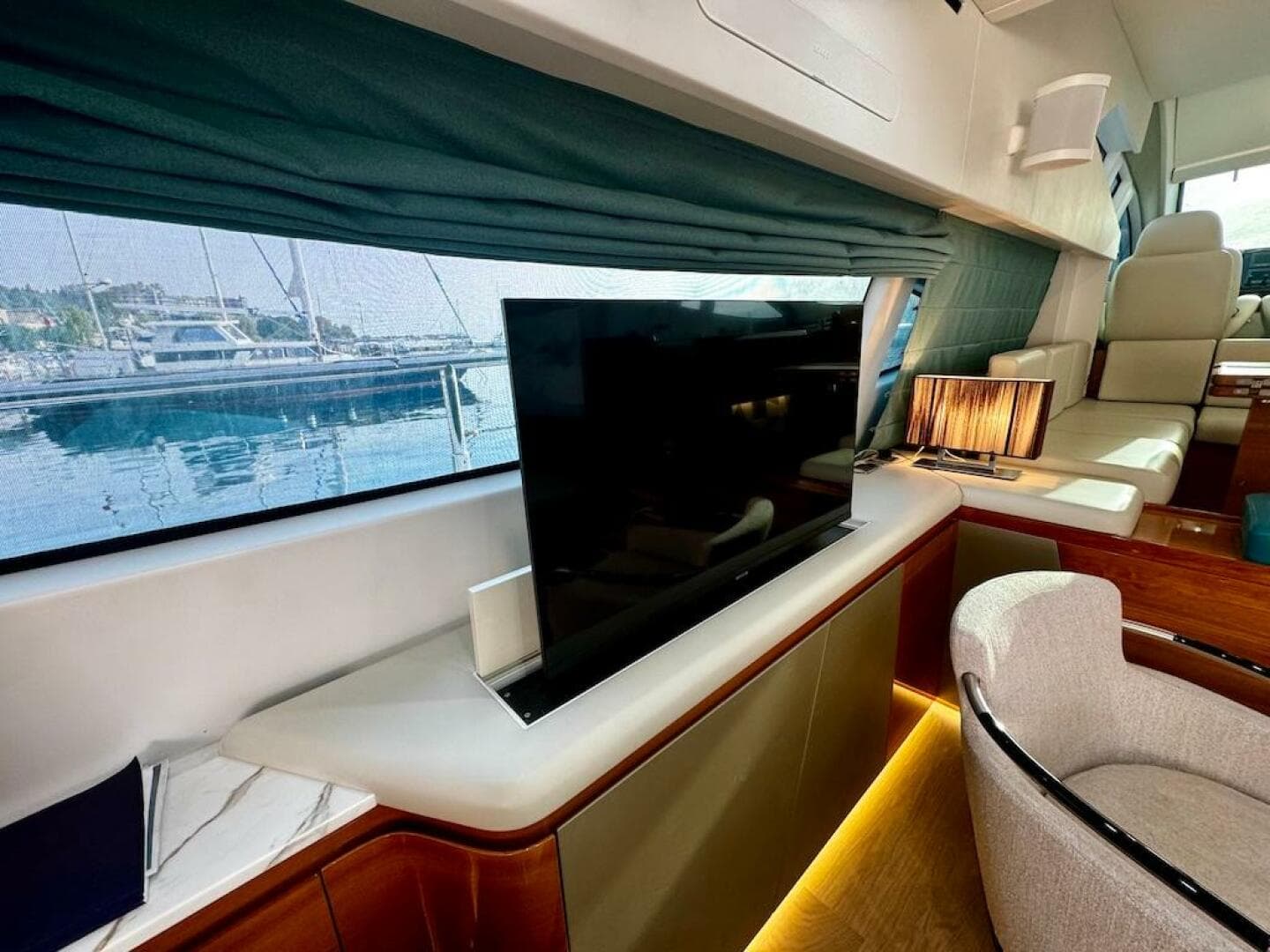 2009 Aicon 64 — photo 105