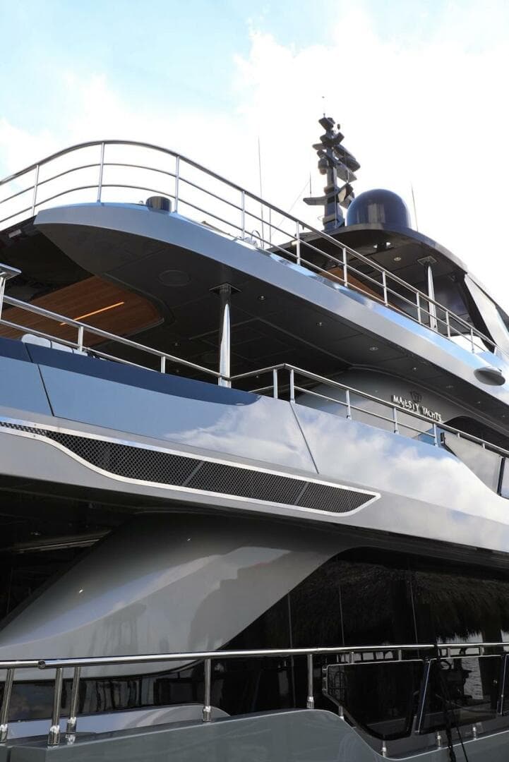 2025 Majesty Yachts 120 — photo 23