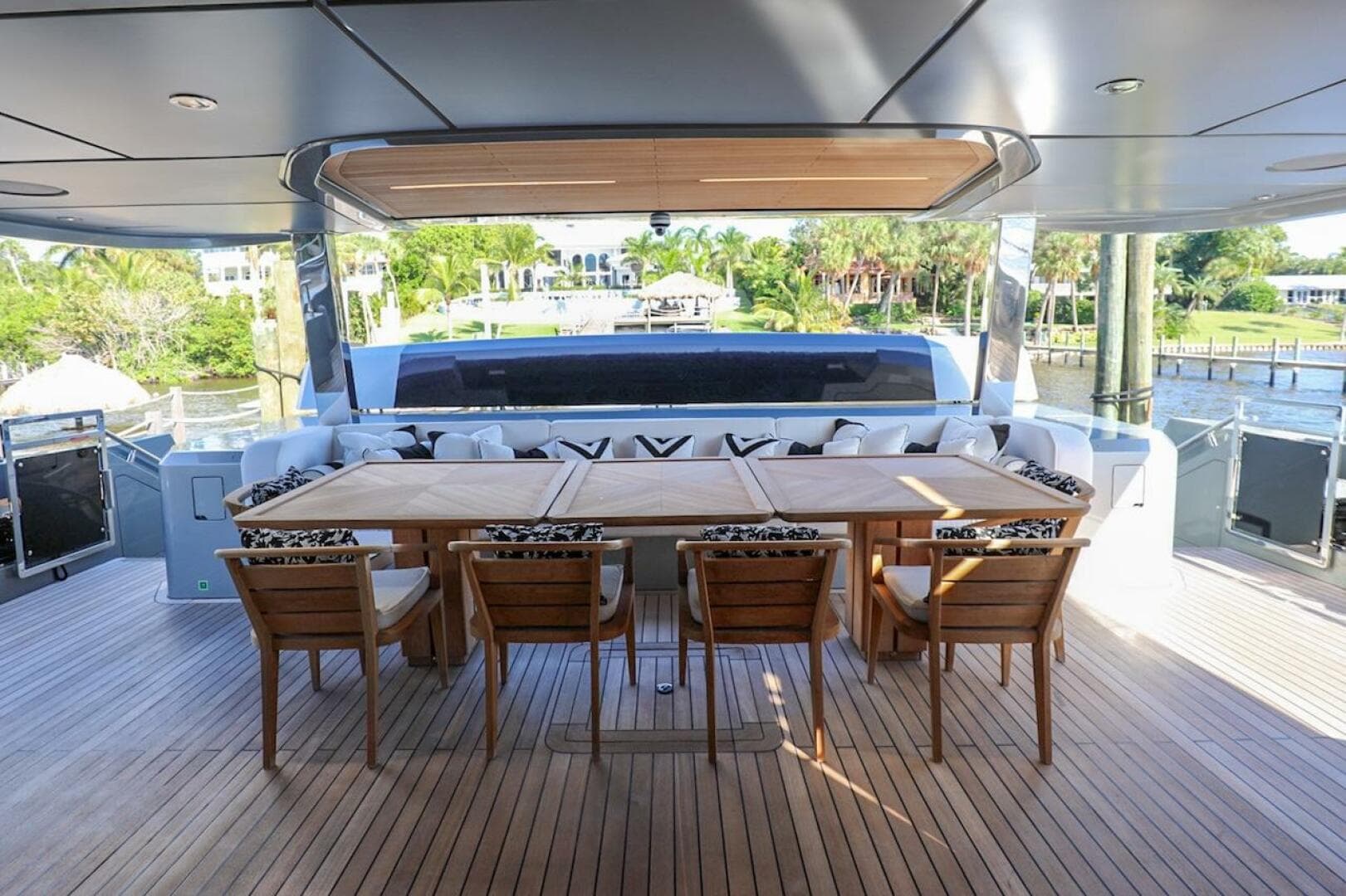 2025 Majesty Yachts 120 — photo 26