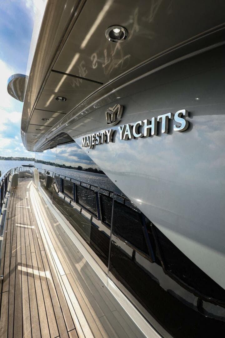 2025 Majesty Yachts 120 — photo 11