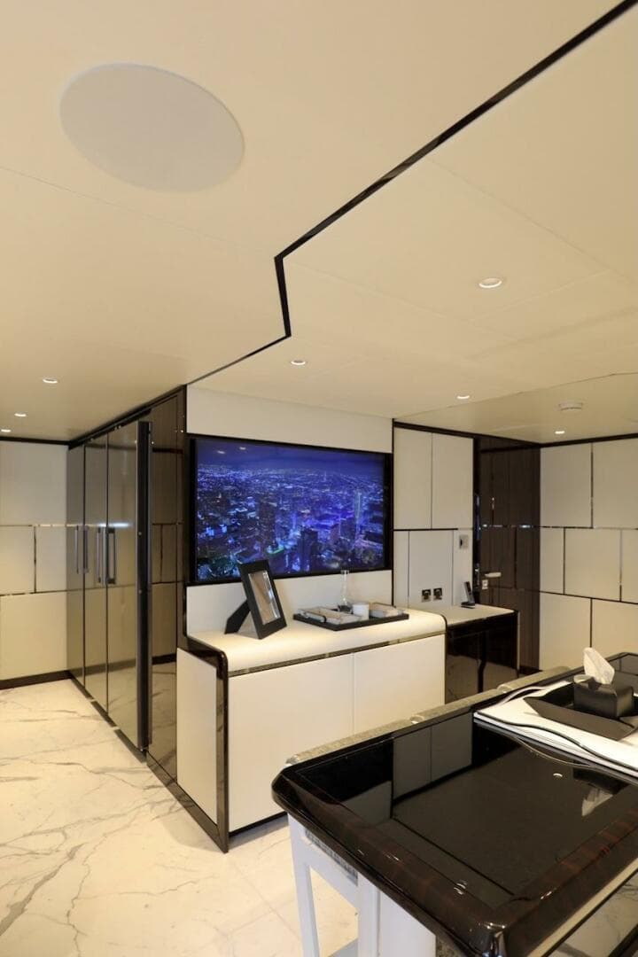 2025 Majesty Yachts 120 — photo 38