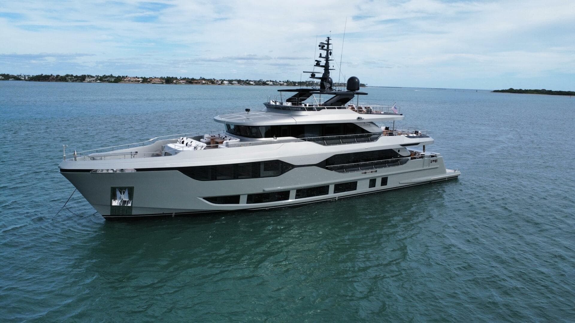 2025 Majesty Yachts 120 — photo 2