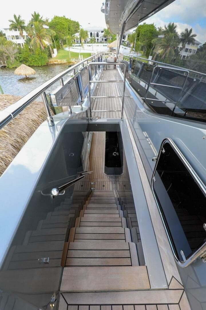 2025 Majesty Yachts 120 — photo 22