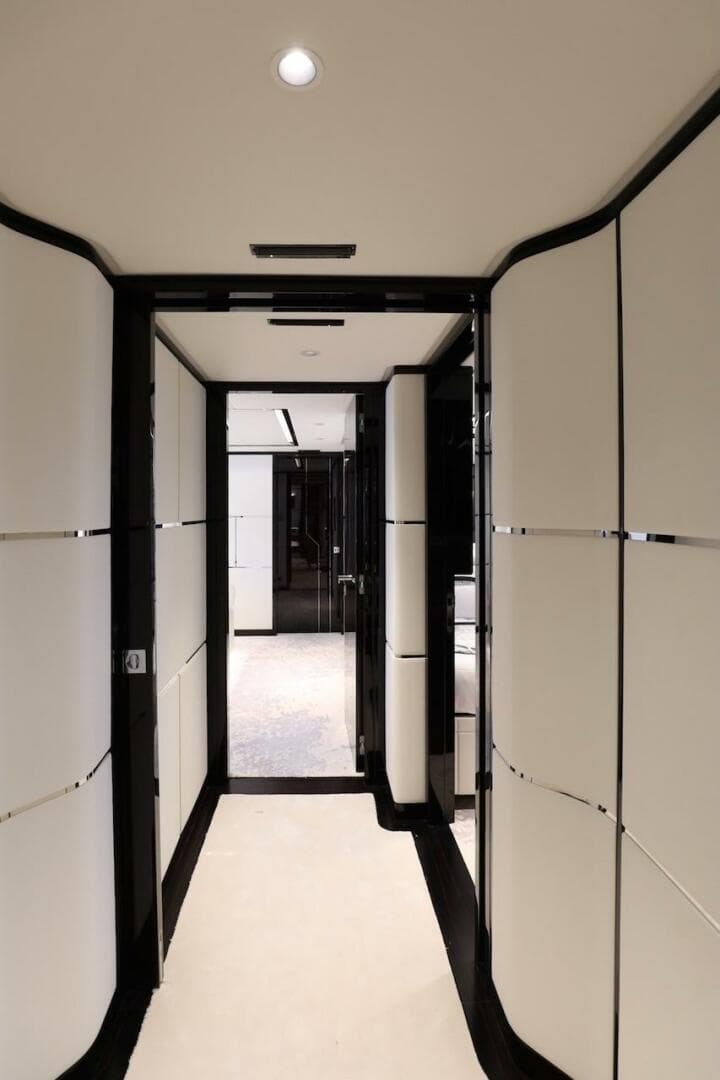 2025 Majesty Yachts 120 — photo 61