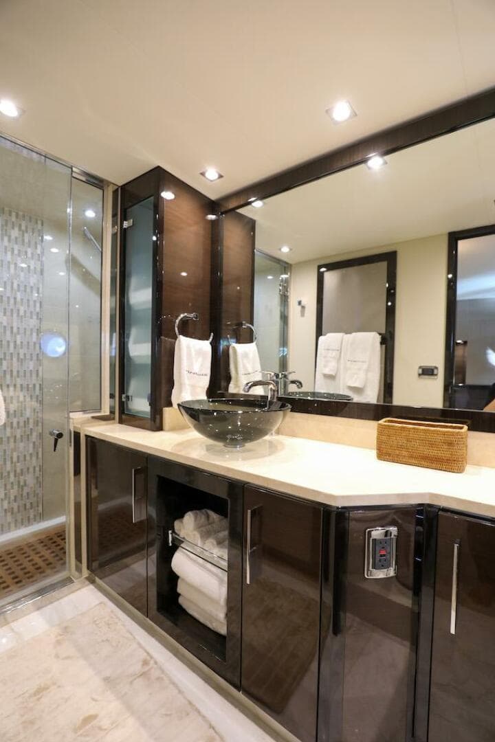 2016 Marquis 660 Sport Yacht — photo 88