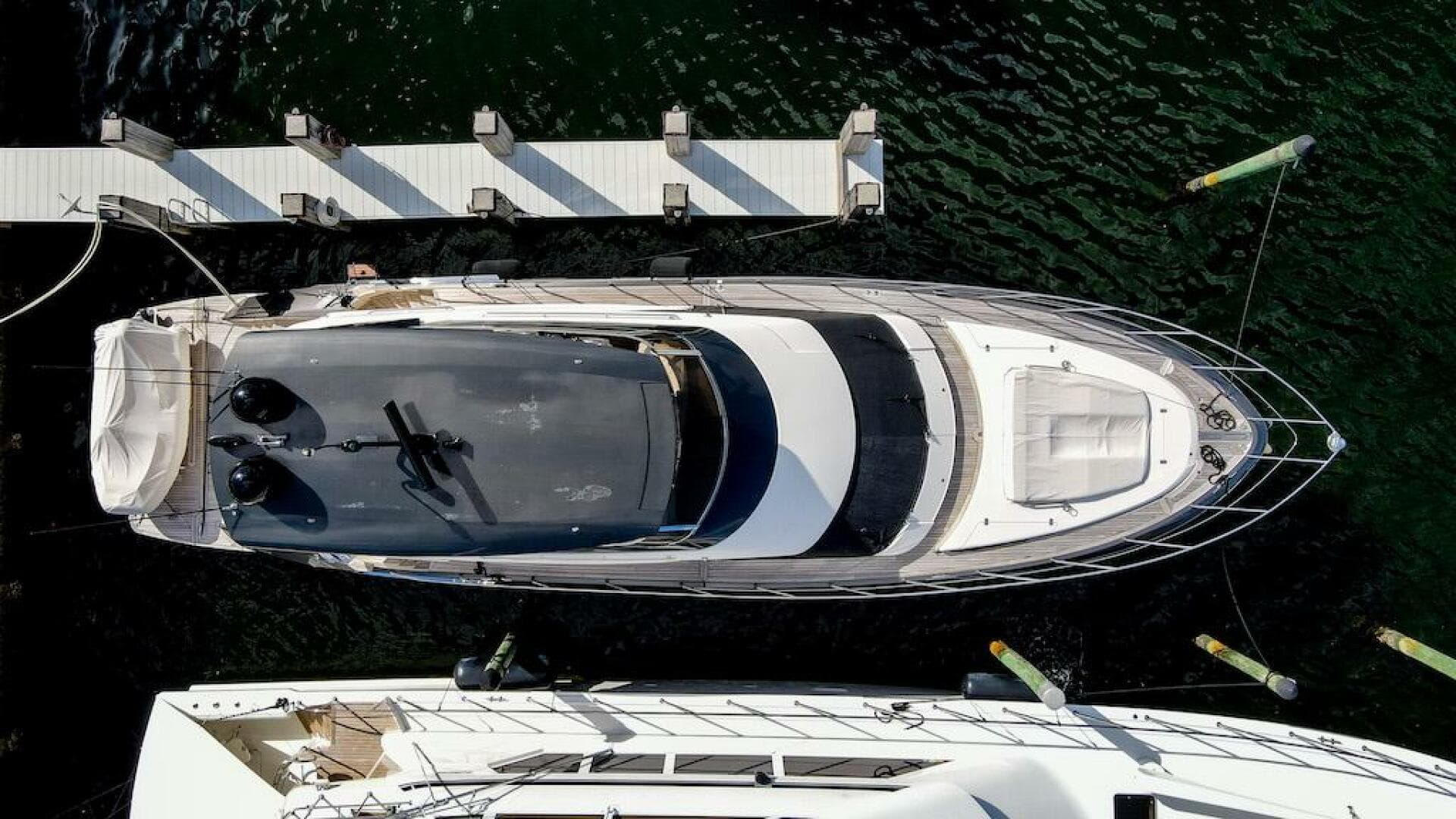 2016 Marquis 660 Sport Yacht — photo 3