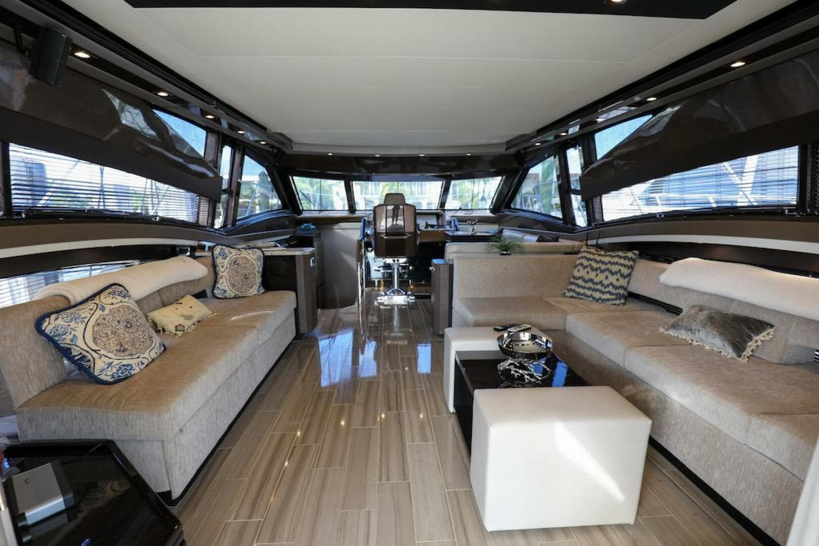 2016 Marquis 660 Sport Yacht — photo 13
