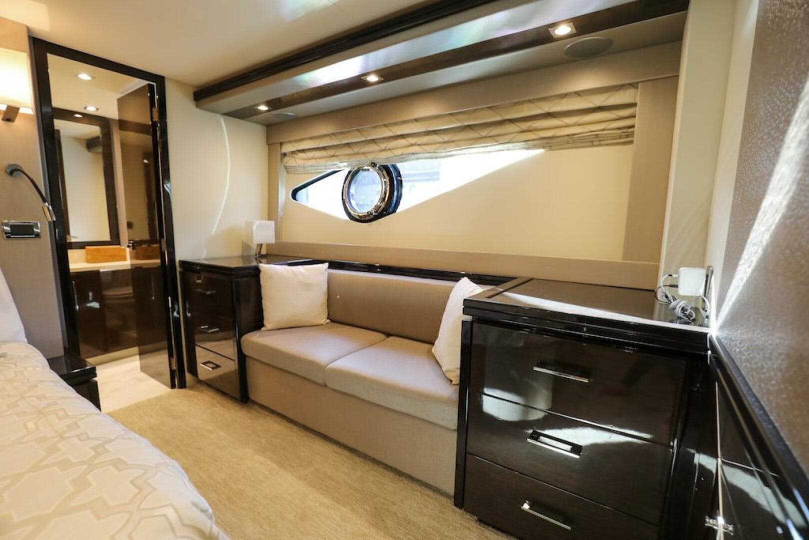 2016 Marquis 660 Sport Yacht — photo 87