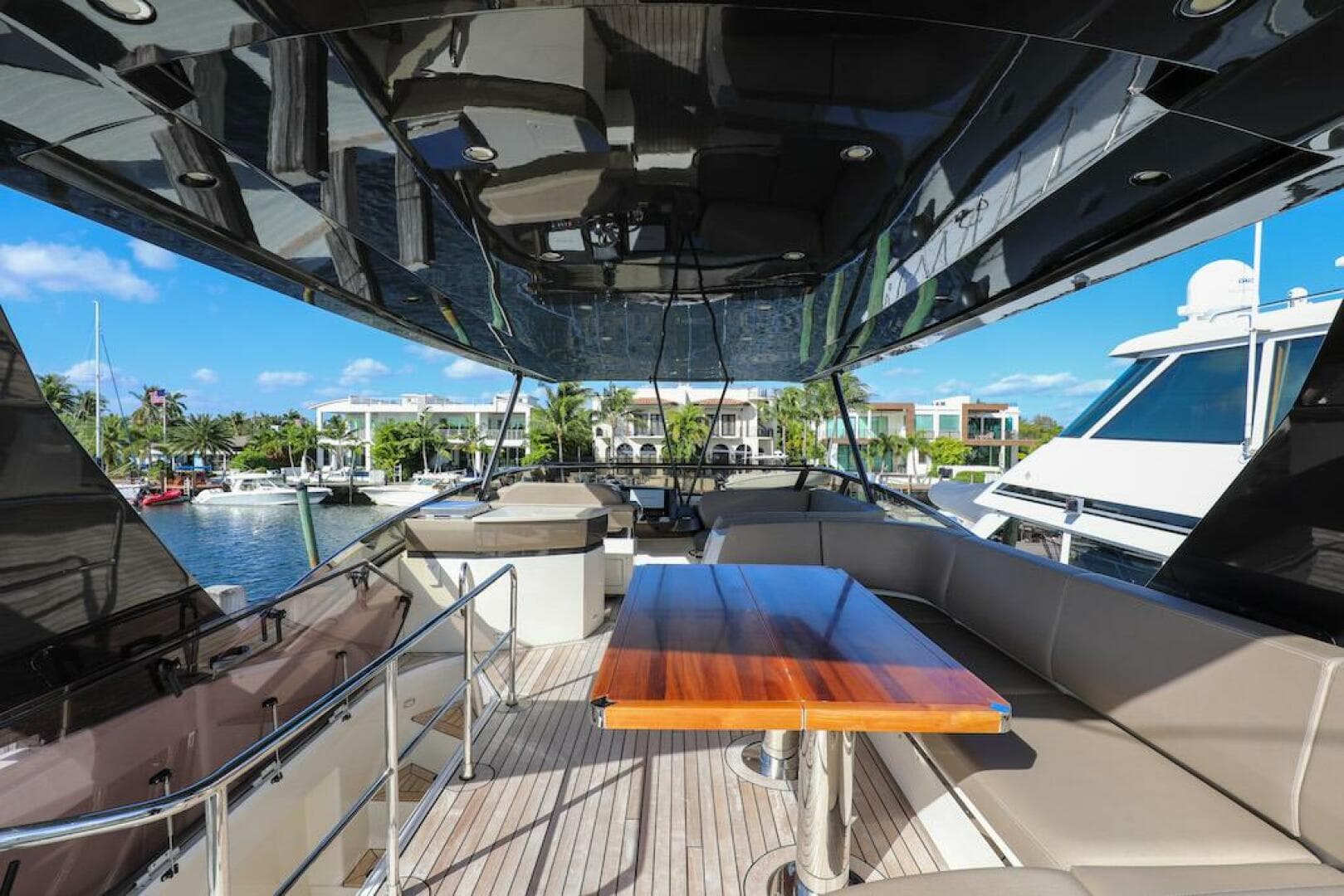 2016 Marquis 660 Sport Yacht — photo 22