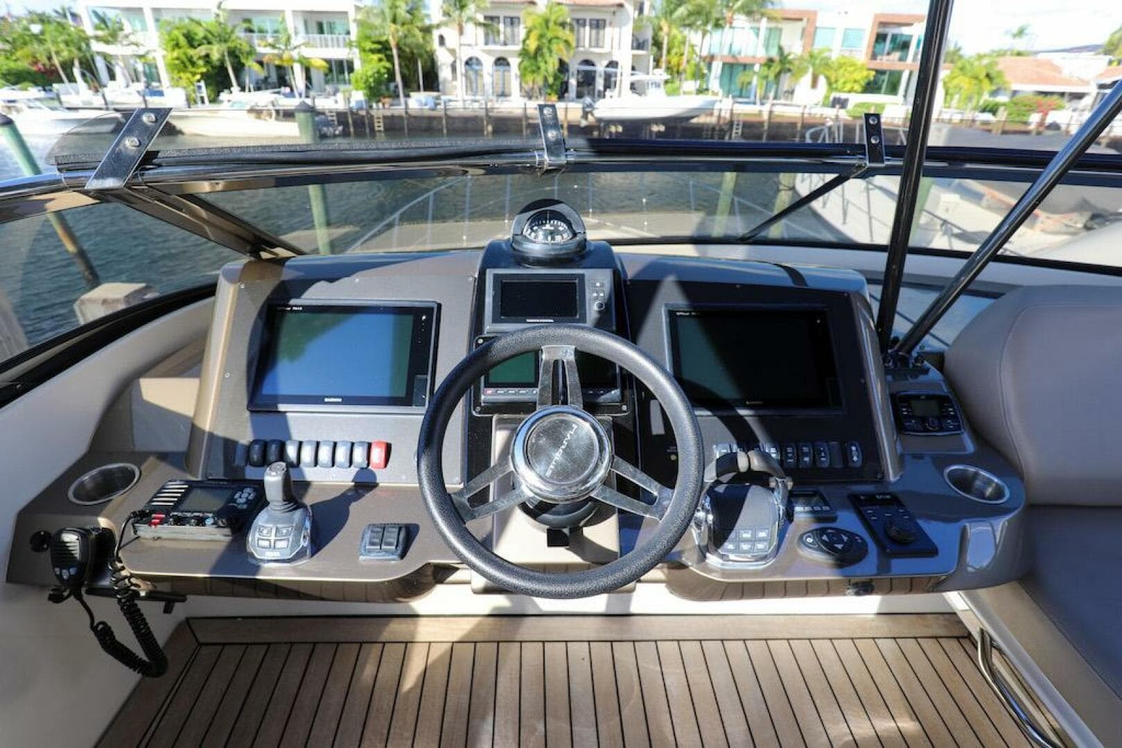 2016 Marquis 660 Sport Yacht — photo 30