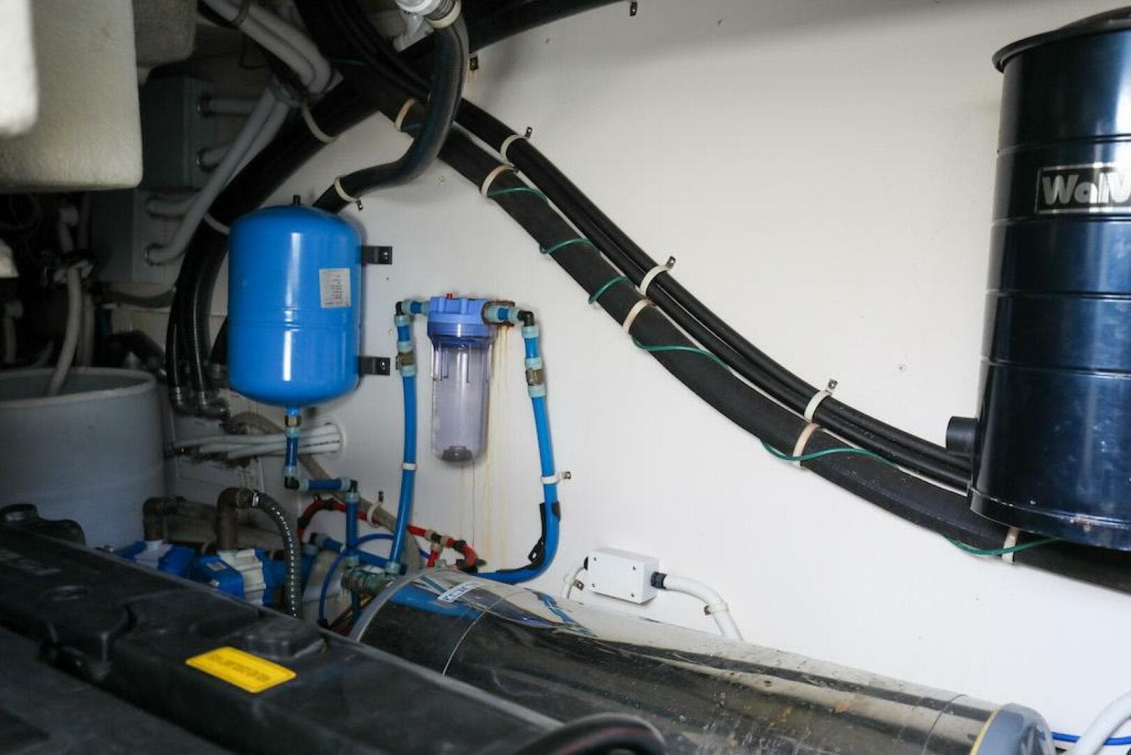 2016 Marquis 660 Sport Yacht — photo 52