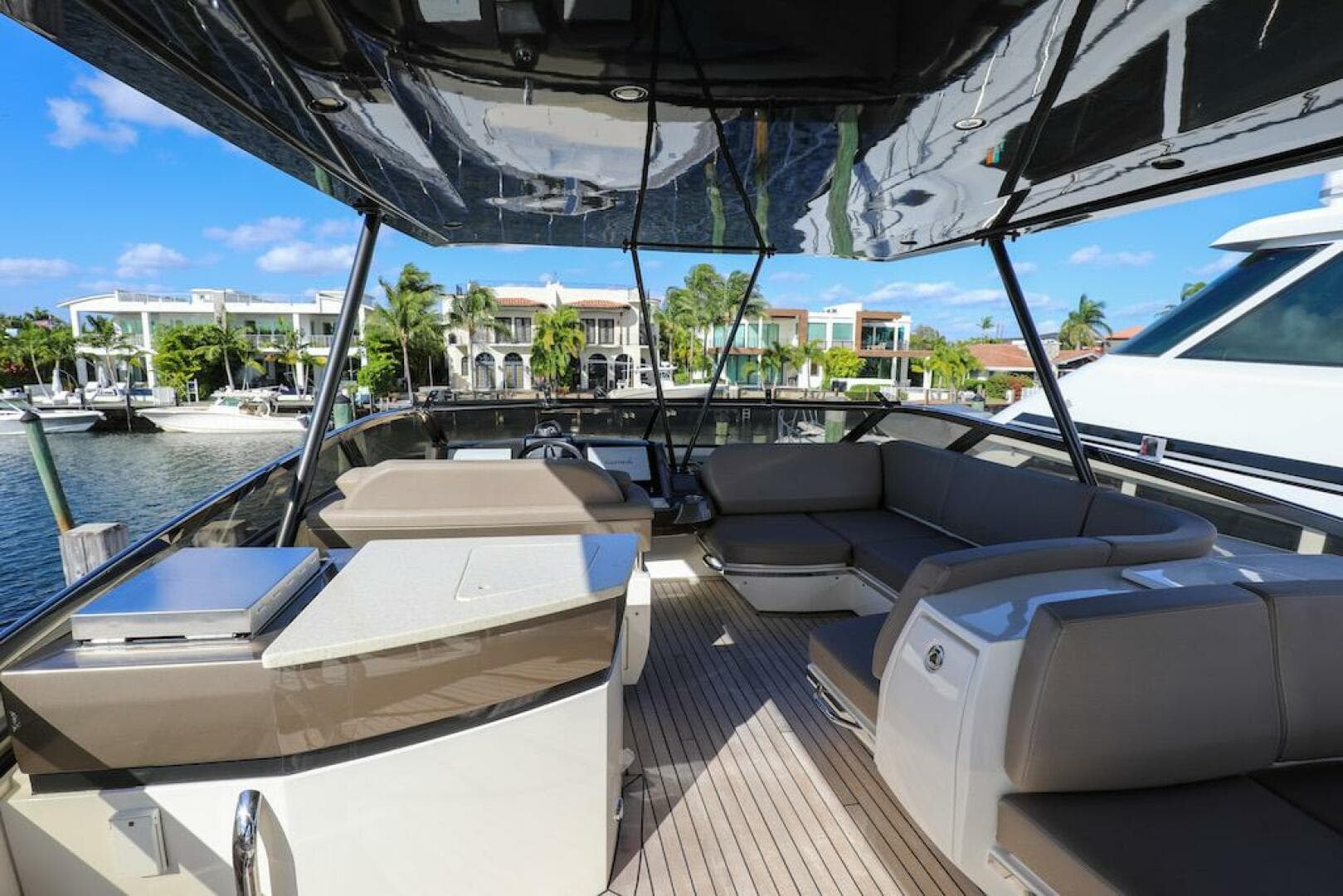 2016 Marquis 660 Sport Yacht — photo 23