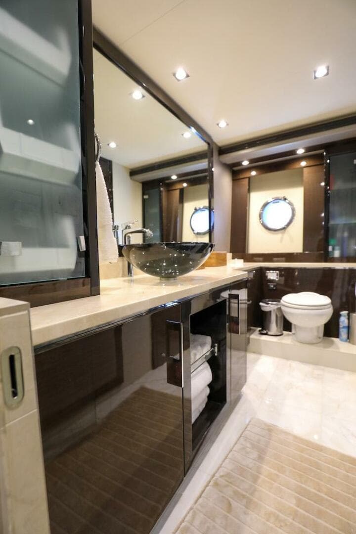 2016 Marquis 660 Sport Yacht — photo 90