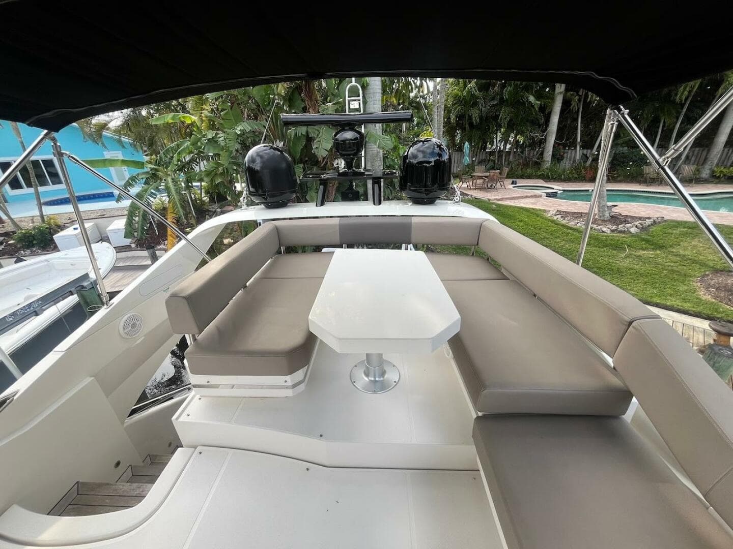 2017 Marquis 500 Sport Yacht — photo 14