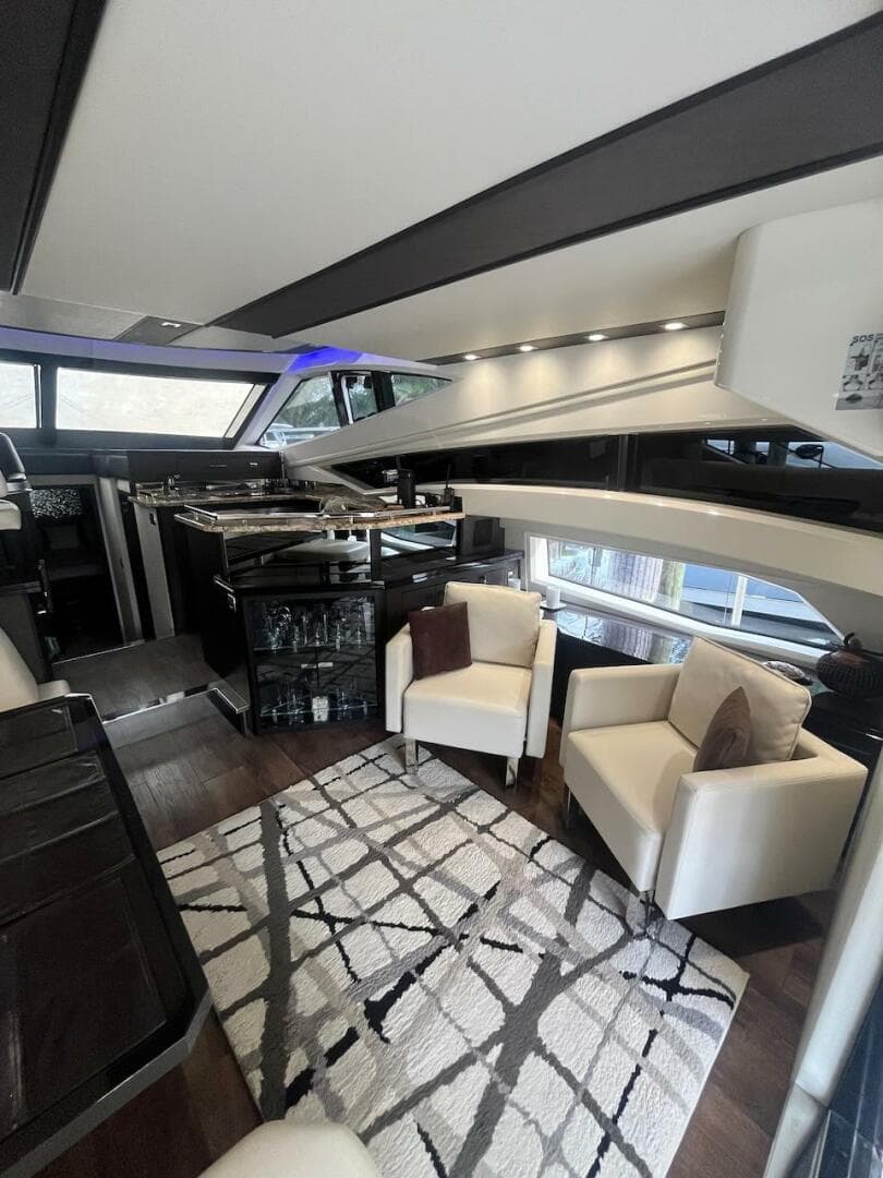 2017 Marquis 500 Sport Yacht — photo 31