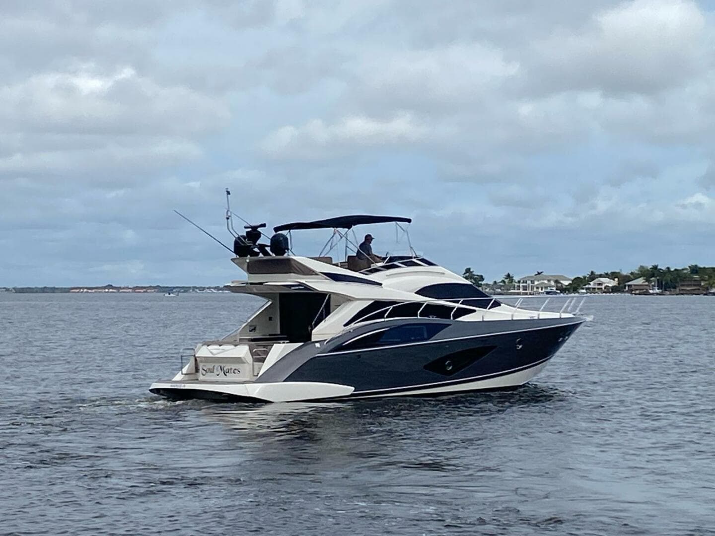 2017 Marquis 500 Sport Yacht — photo 3