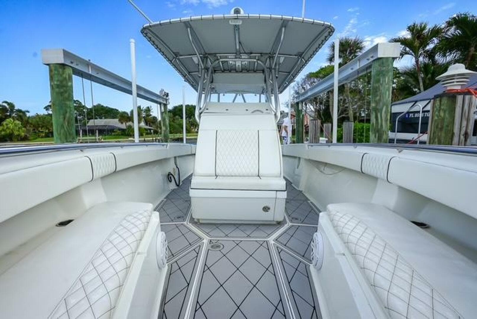 2007 Spectre 37 Center Console — photo 17