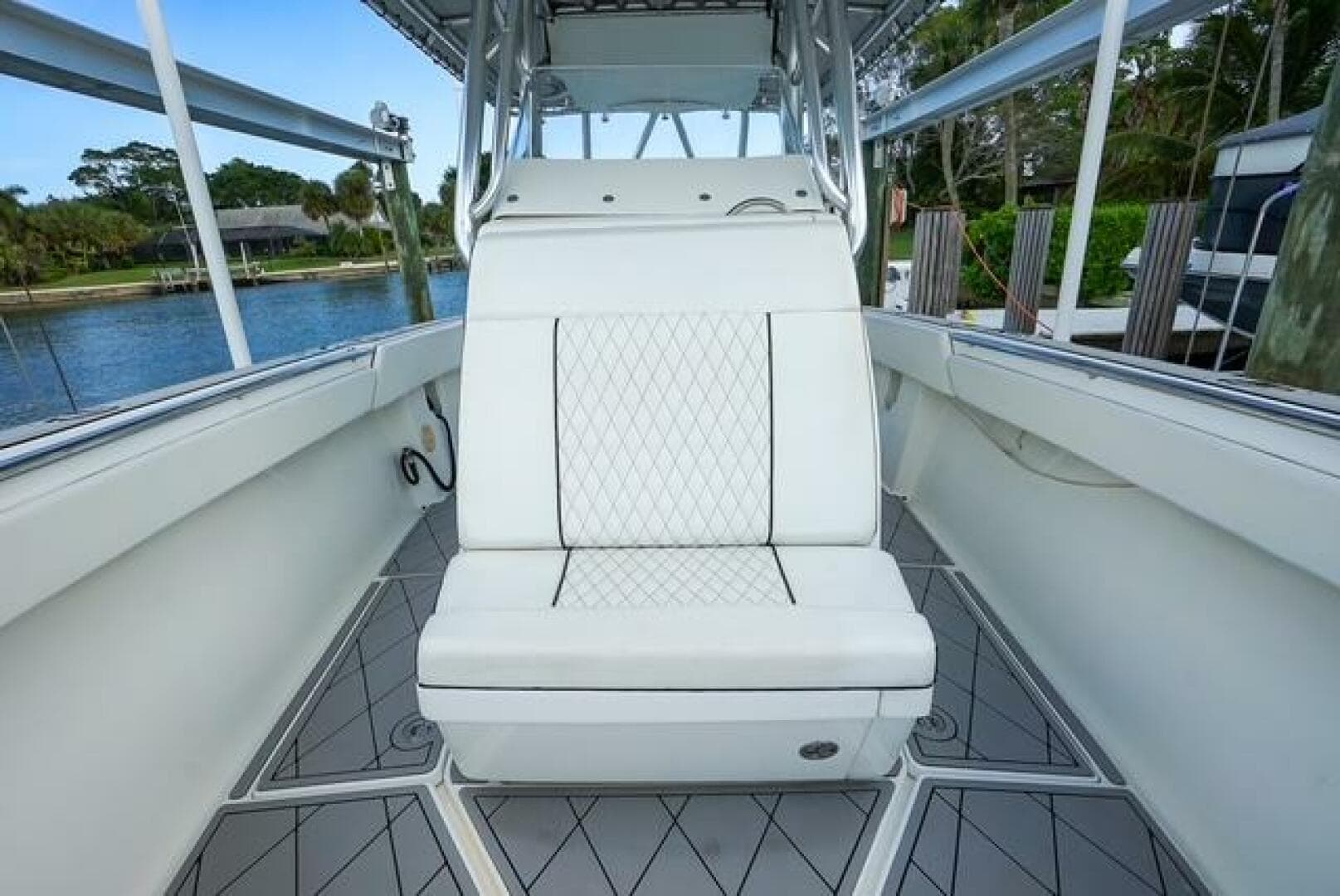2007 Spectre 37 Center Console — photo 16