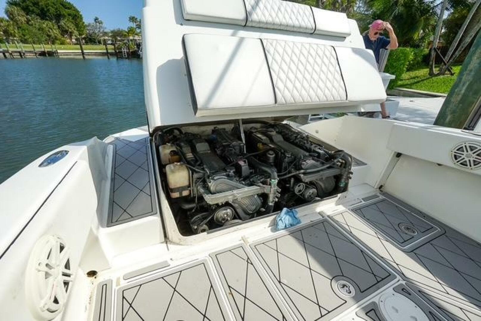 2007 Spectre 37 Center Console — photo 24