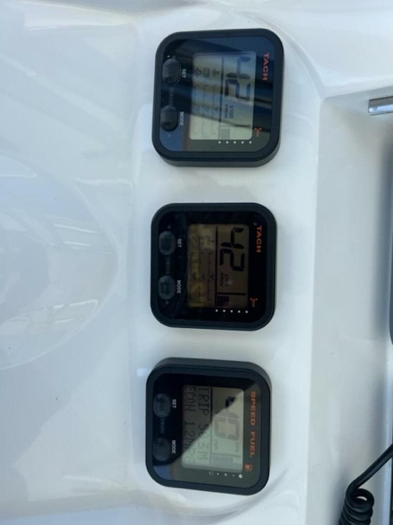 2008 Spectre 34 Center Console — photo 21