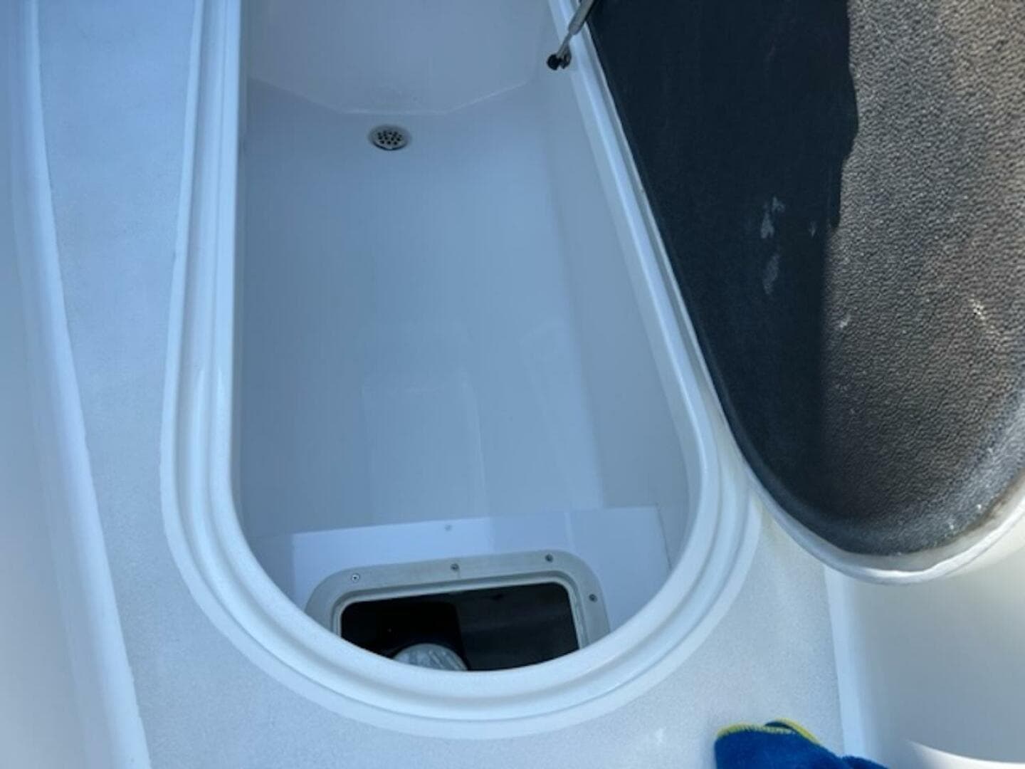 2008 Spectre 34 Center Console — photo 40