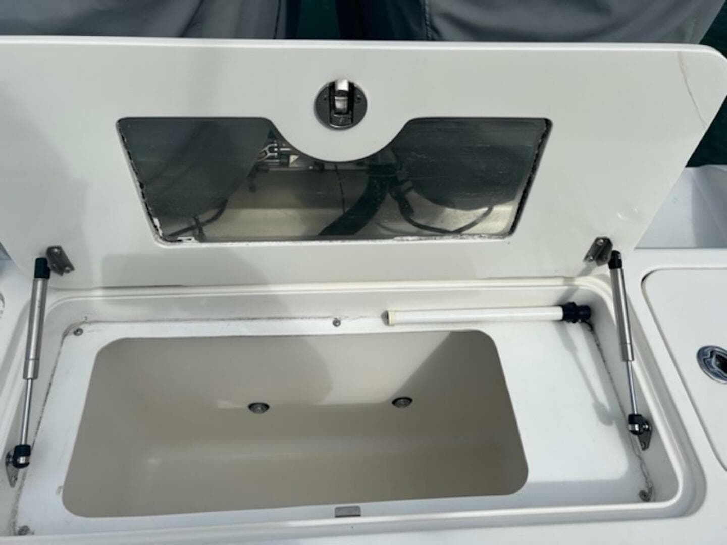 2008 Spectre 34 Center Console — photo 30