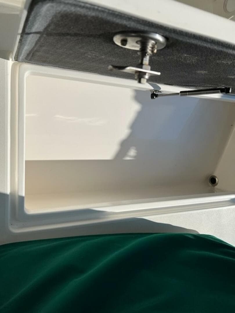 2008 Spectre 34 Center Console — photo 45