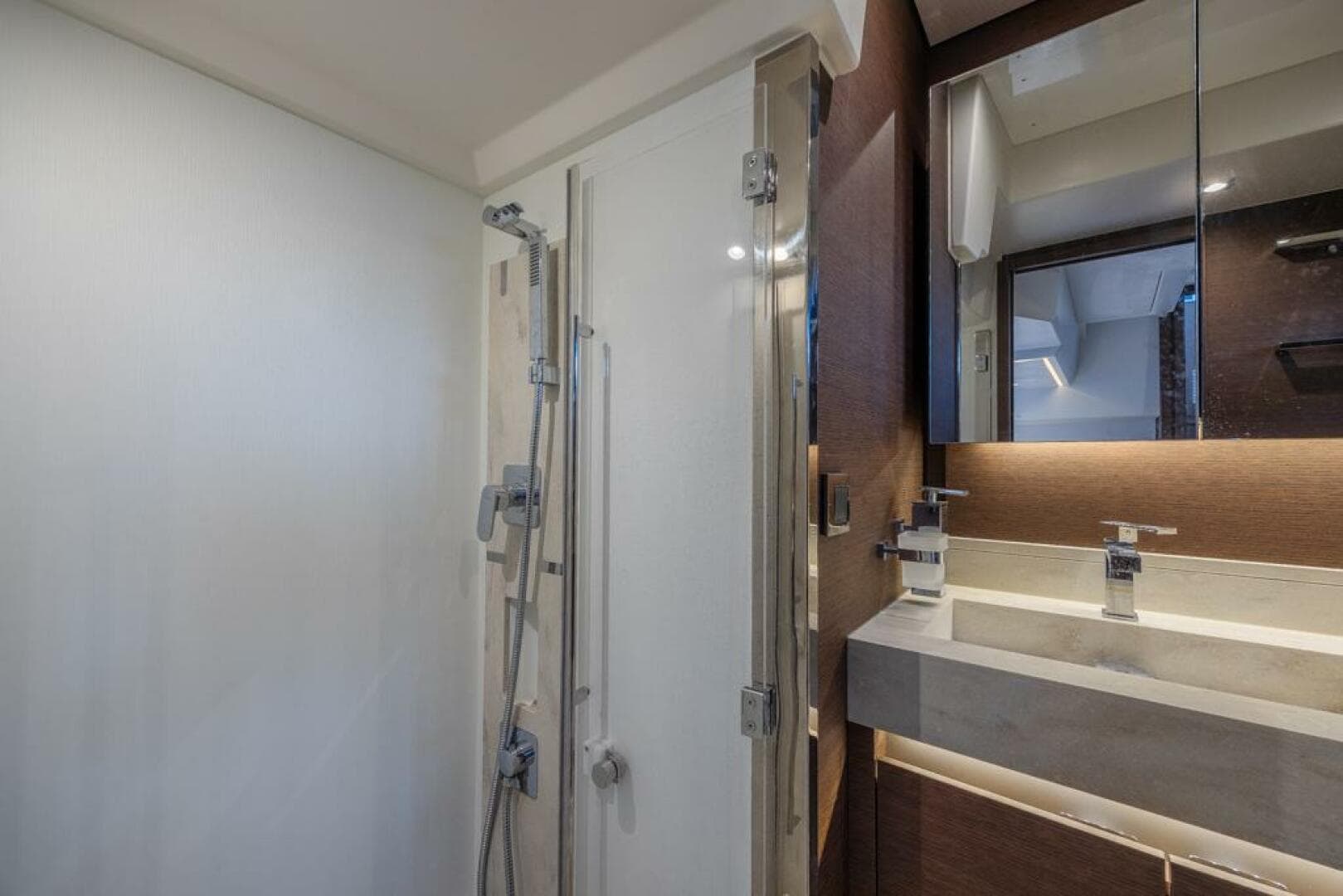 2021 Prestige 520 Flybridge — photo 51