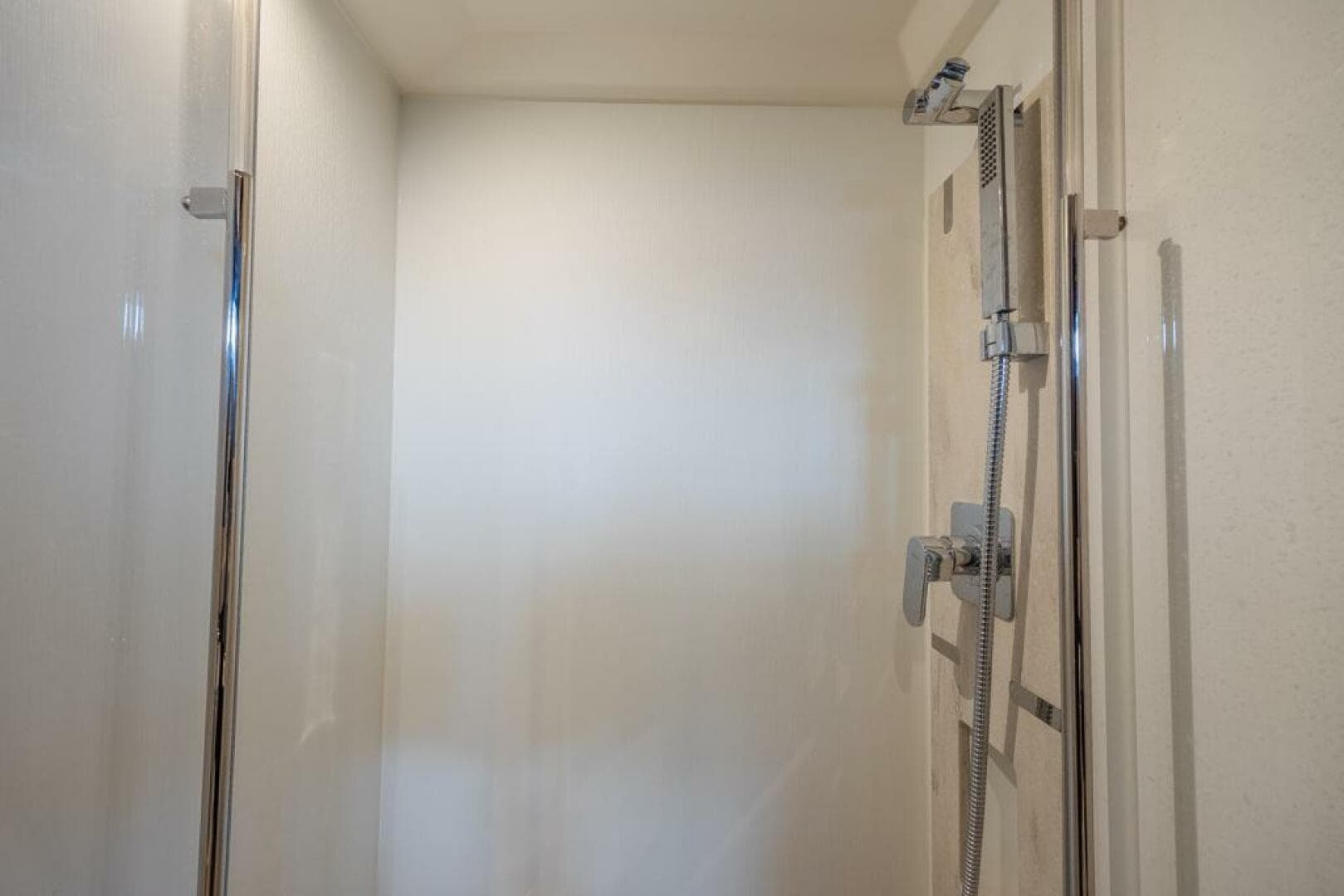 2021 Prestige 520 Flybridge — photo 53