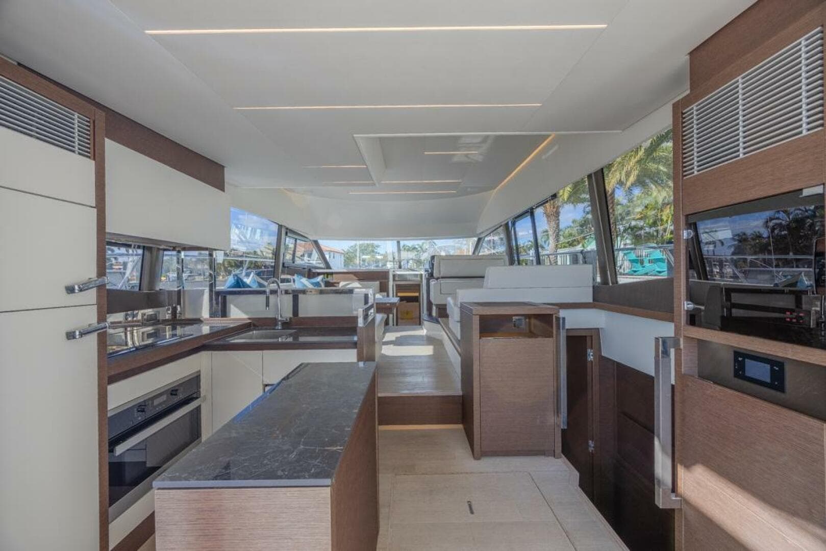 2021 Prestige 520 Flybridge — photo 36