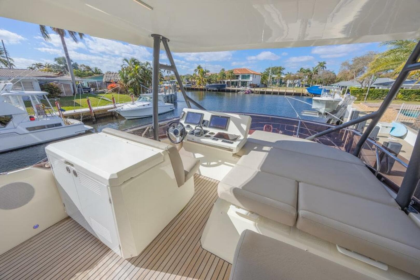 2021 Prestige 520 Flybridge — photo 22