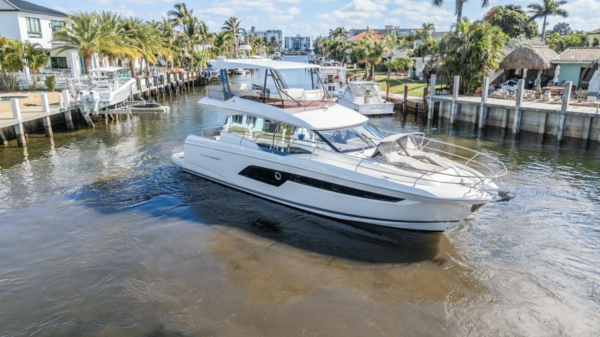2021 Prestige 520 Flybridge — photo 10