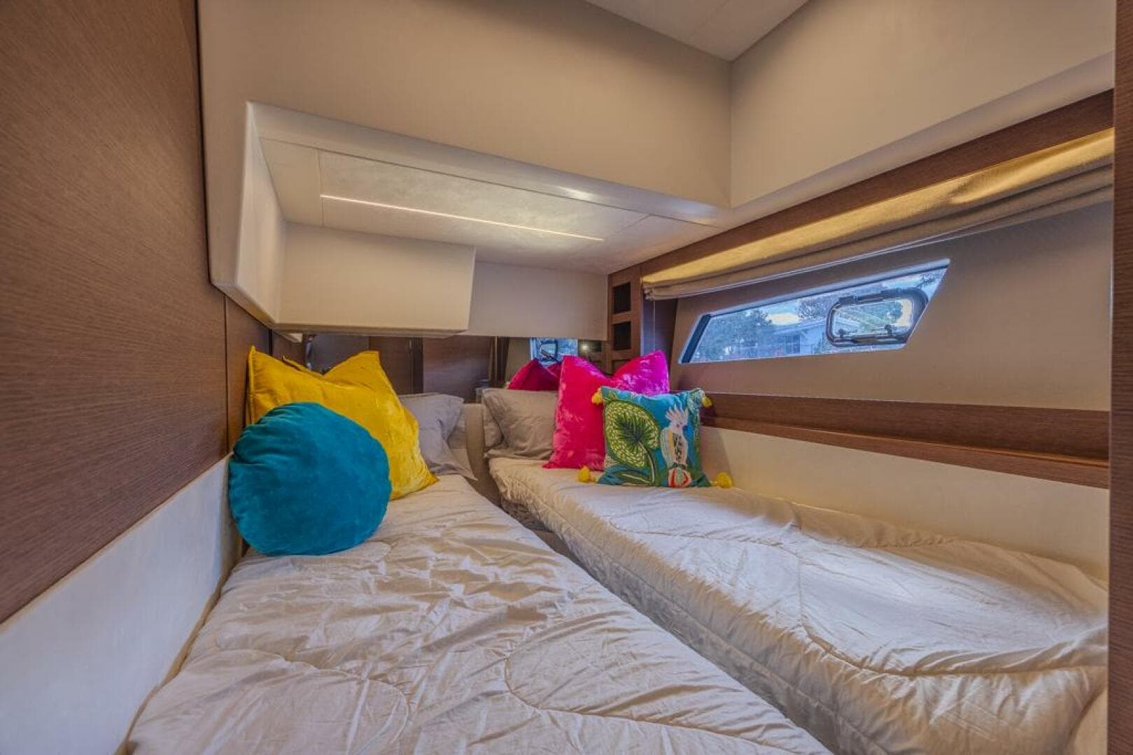 2021 Prestige 520 Flybridge — photo 48