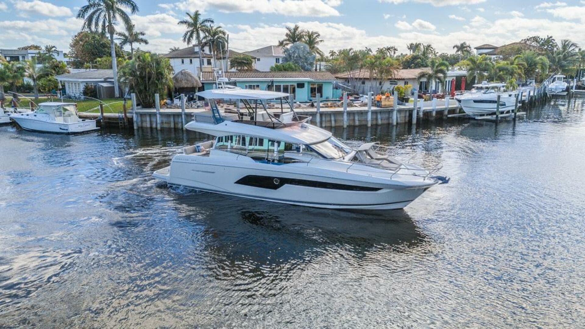 2021 Prestige 520 Flybridge — photo 3