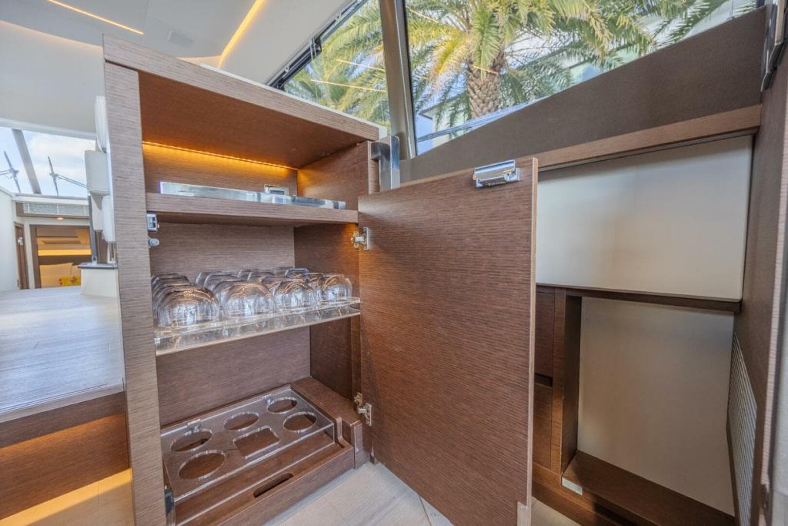 2021 Prestige 520 Flybridge — photo 38