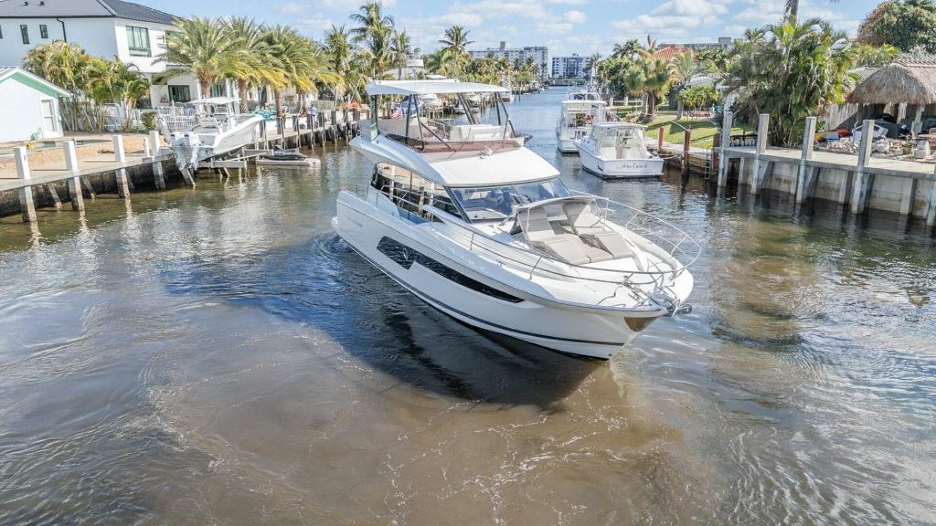 2021 Prestige 520 Flybridge — photo 11