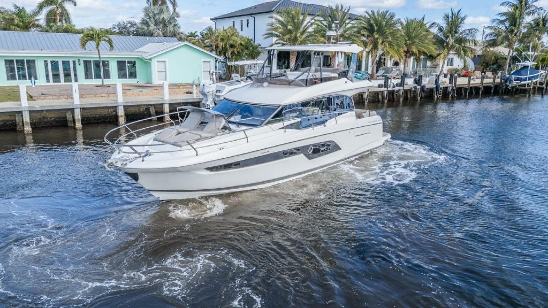 2021 Prestige 520 Flybridge — photo 4