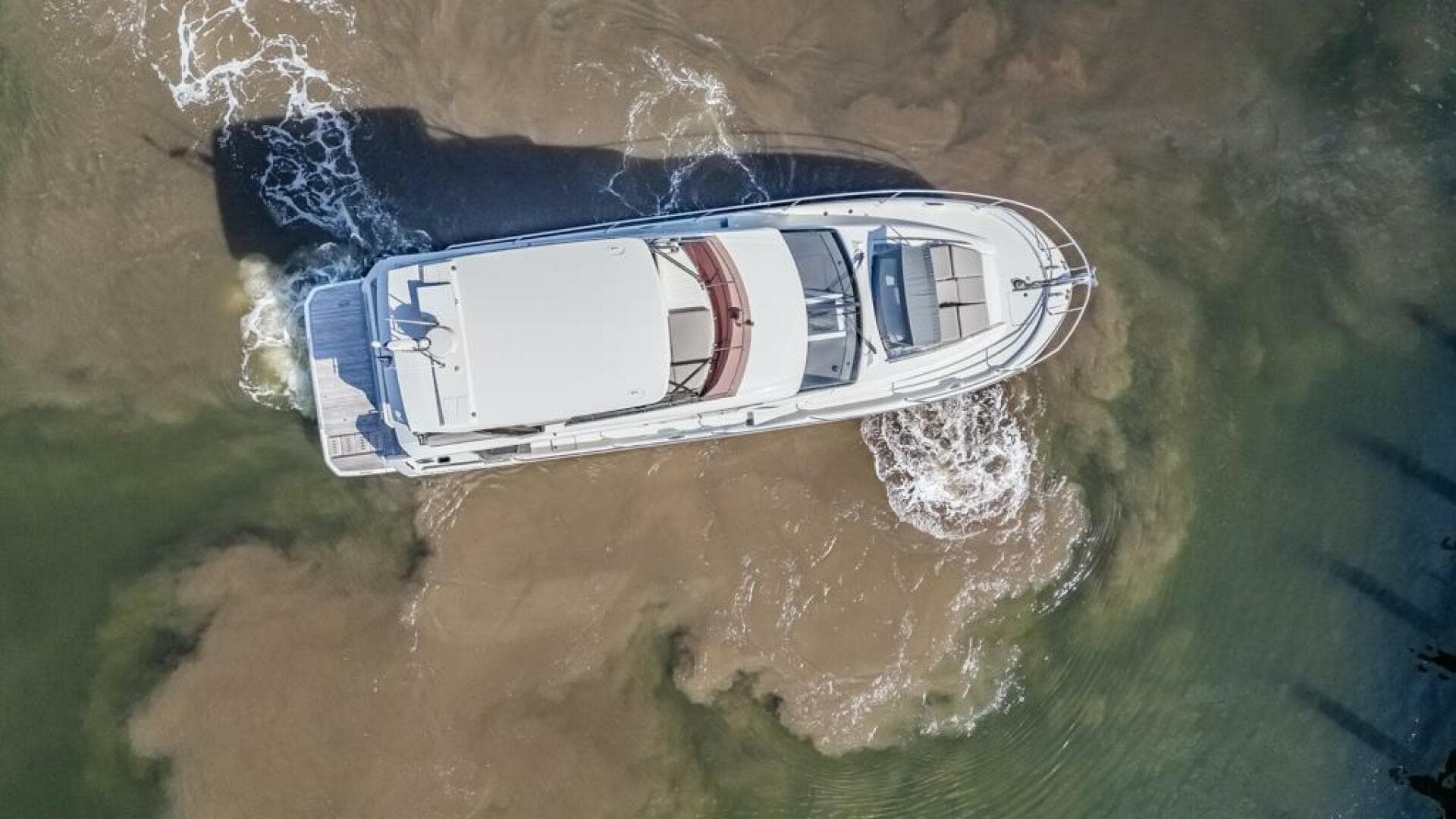 2021 Prestige 520 Flybridge — photo 15