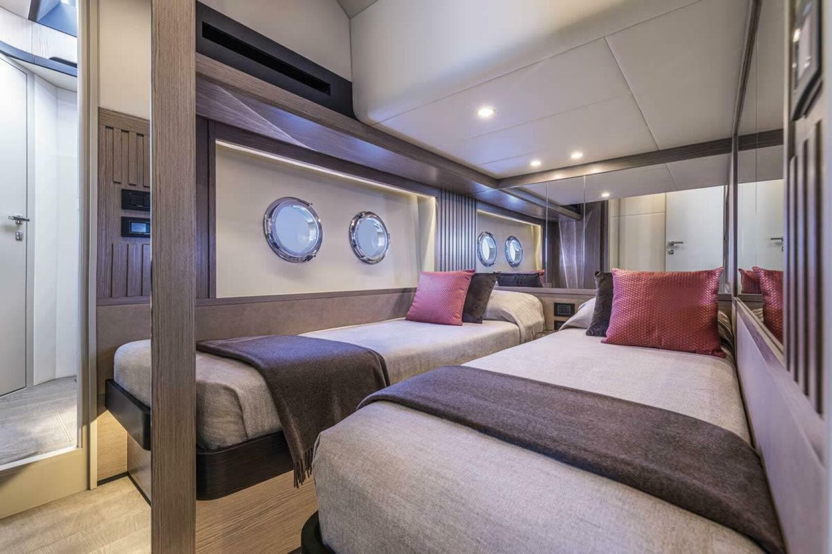 2027 Absolute 53 Navetta — photo 14