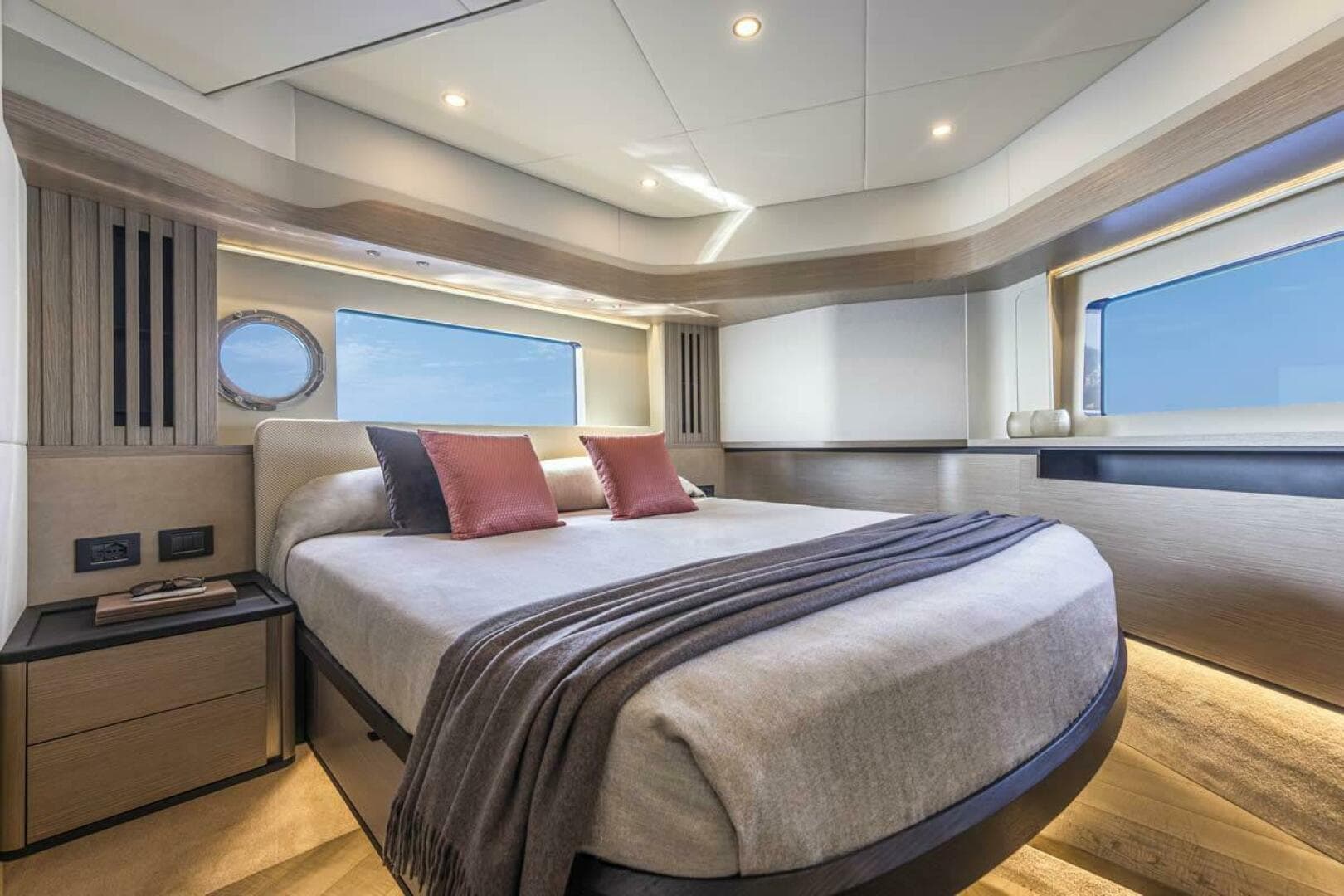 2027 Absolute 53 Navetta — photo 13
