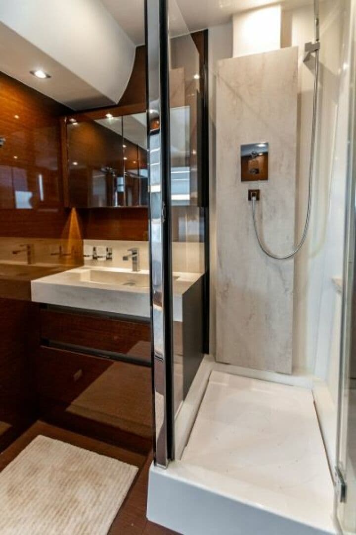 2020 Prestige 630 Flybridge — photo 29