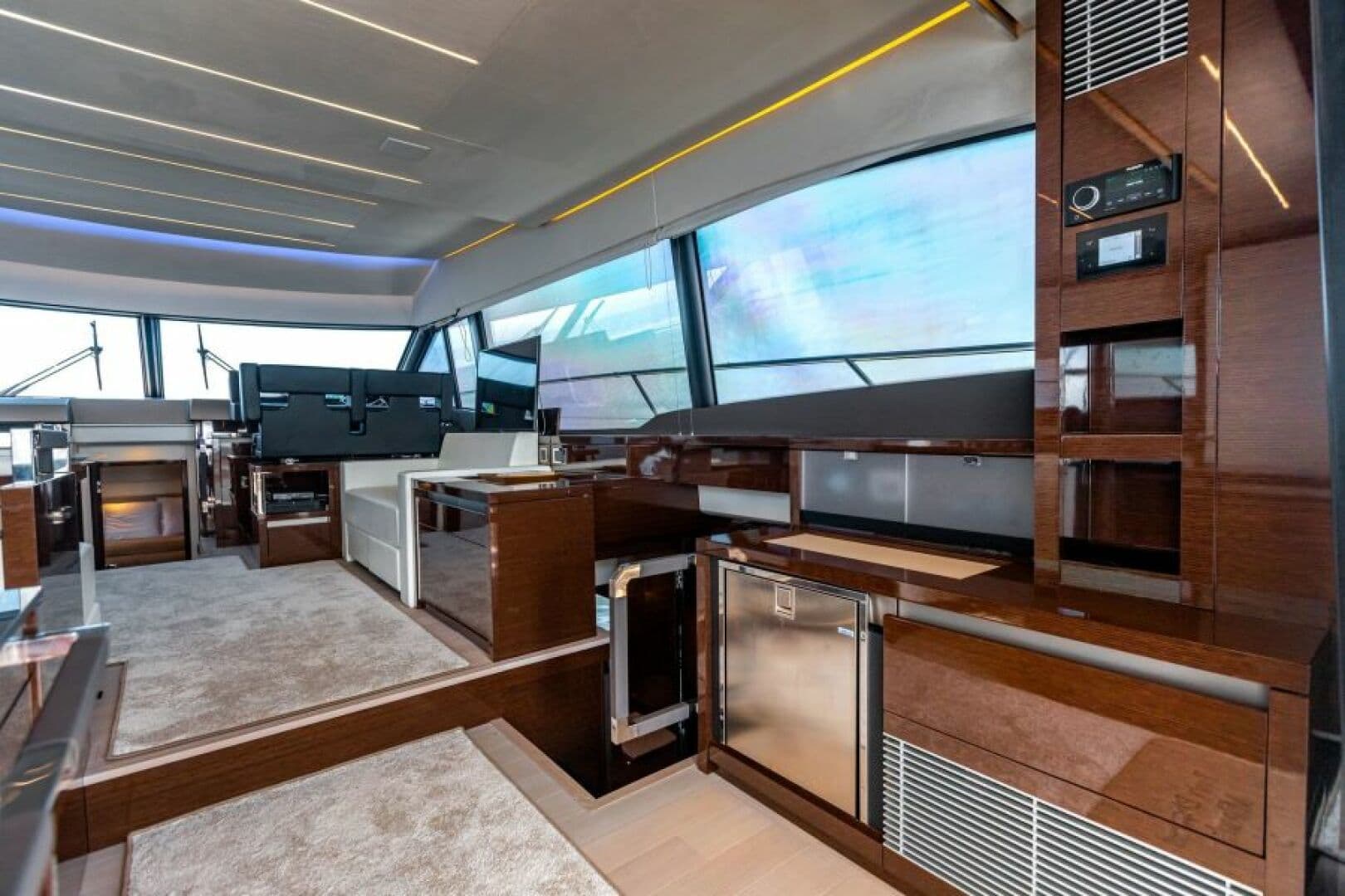 2020 Prestige 630 Flybridge — photo 7