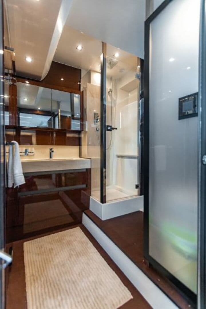 2020 Prestige 630 Flybridge — photo 28