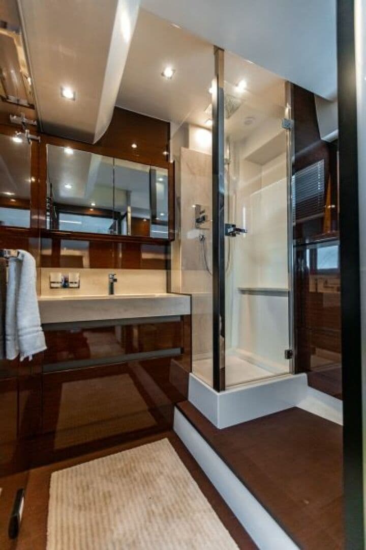 2020 Prestige 630 Flybridge — photo 27