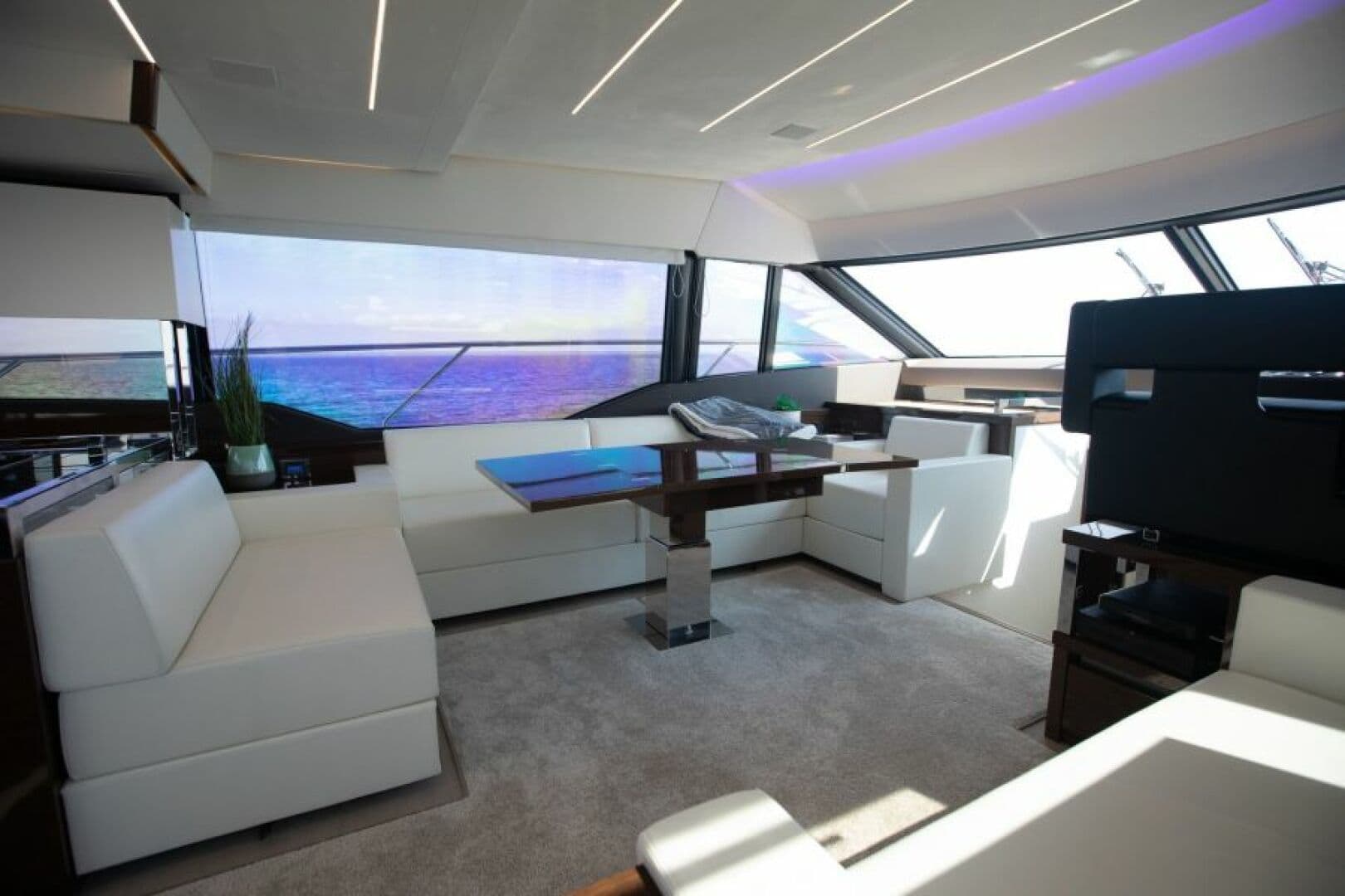 2020 Prestige 630 Flybridge — photo 16