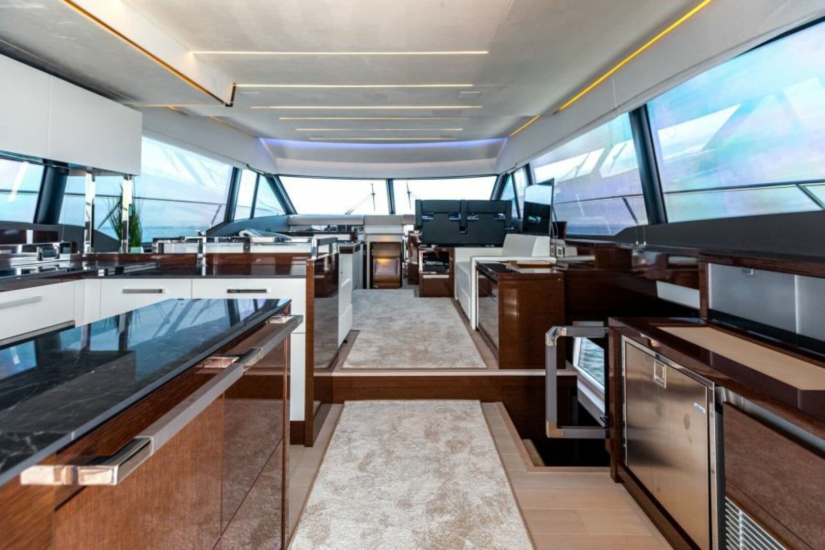 2020 Prestige 630 Flybridge — photo 6