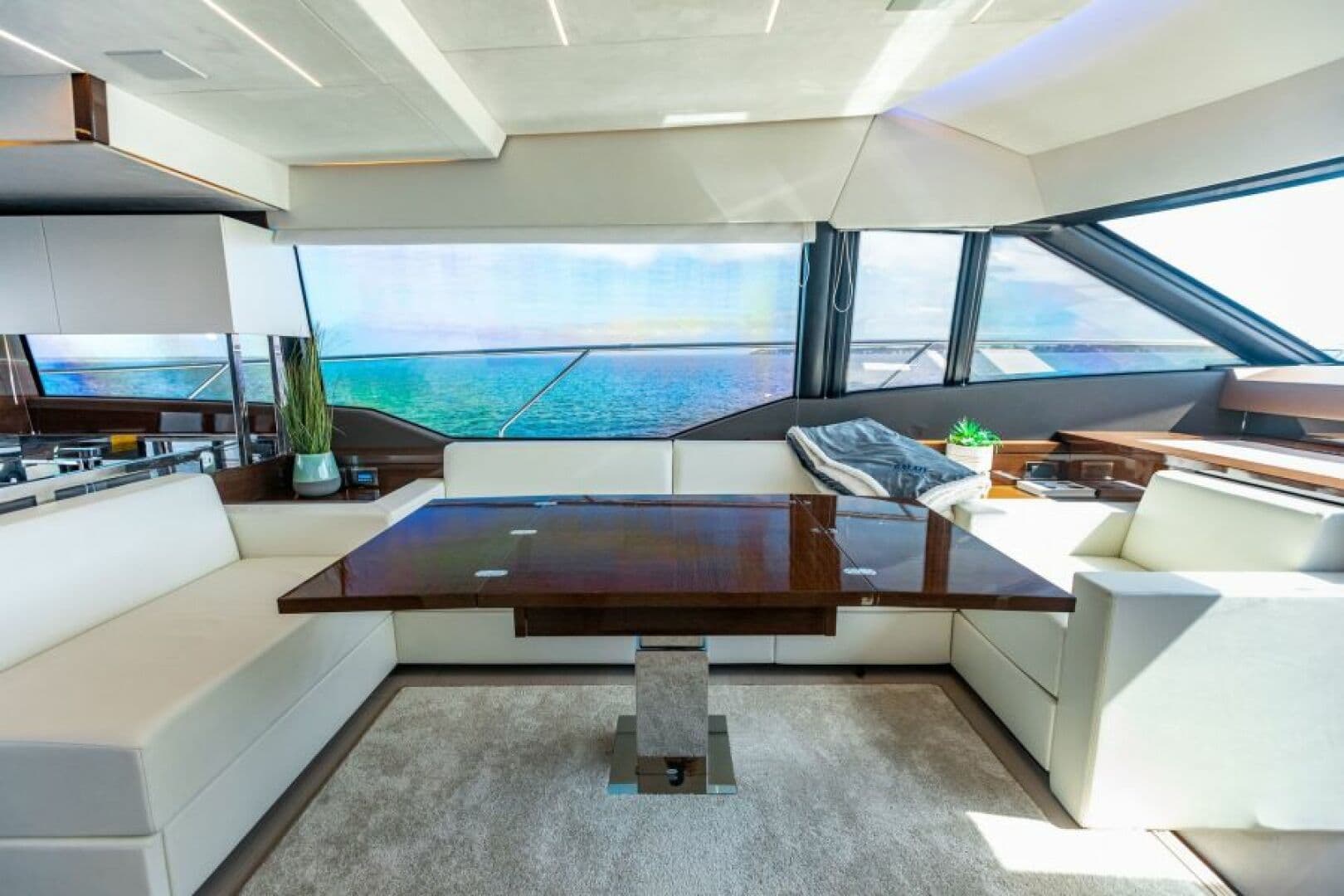 2020 Prestige 630 Flybridge — photo 14