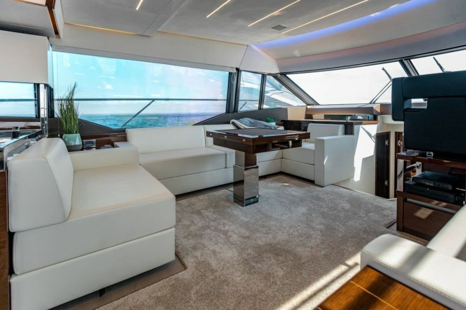 2020 Prestige 630 Flybridge — photo 13