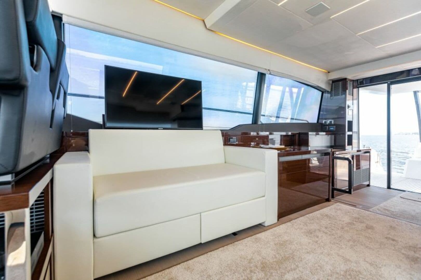 2020 Prestige 630 Flybridge — photo 5